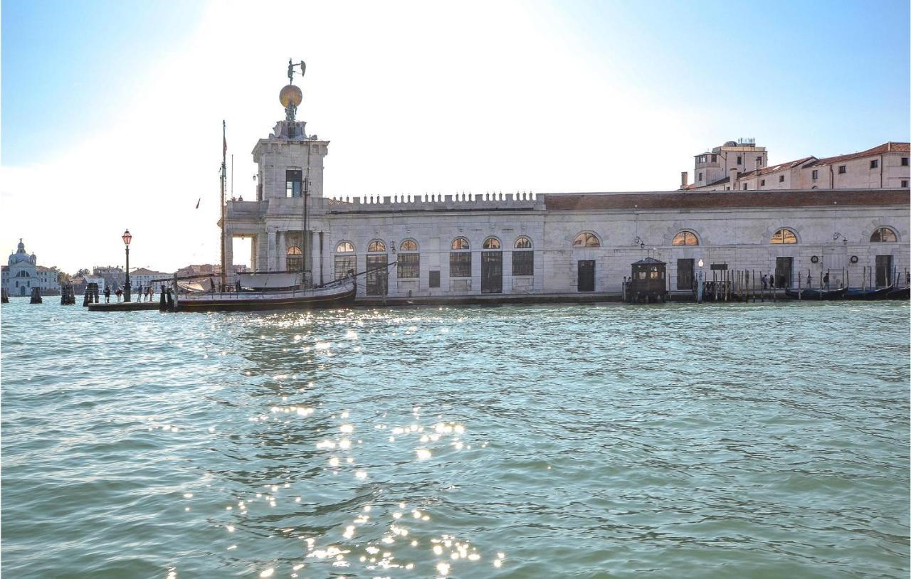 Stunning apartment in Venezia with 2 Bedrooms&WiFi Exterior foto